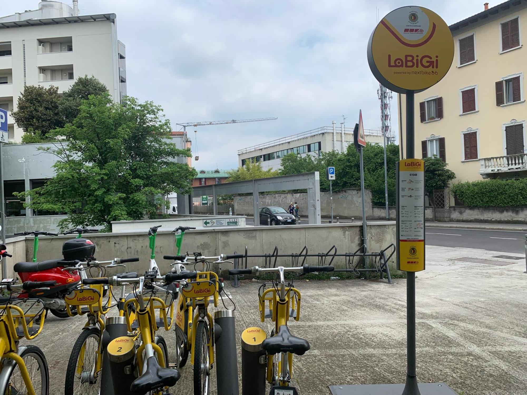 Casa Vacanze Clorofilla Bergamo Luaran gambar